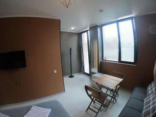 Отель Batumi Hotel R&M Батуми Двухместный номер Делюкс с 1 кроватью и душем-2