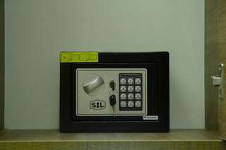 Отель Batumi Hotel R&M Батуми Двухместный номер Делюкс с 1 кроватью и душем-4